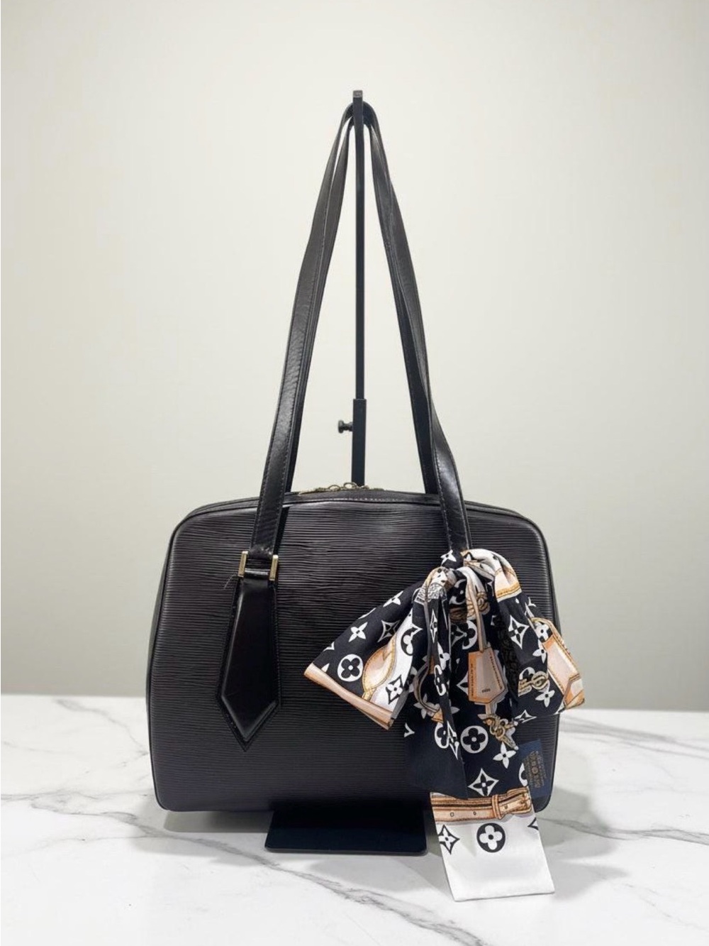 Authentic Louis Vuitton Epi Leather  Voltaire Shoulder Bag Black Vintage